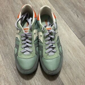 Saucony women's tennis shoes